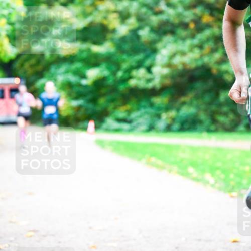 12.10.2025 - Bramfelder Halbmarathon 2025 Dr. Thomas Lammeyer http://msf.ph/oto/9353651 12.10.2025 10:47:46 Laufen 201 meine-sportfotos.de