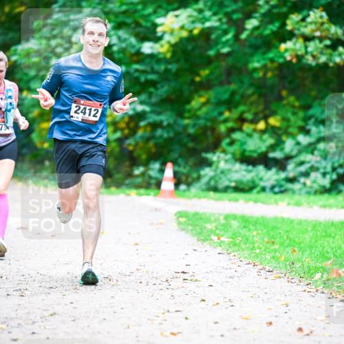 12.10.2025 - Bramfelder Halbmarathon 2025 Dr. Thomas Lammeyer http://msf.ph/oto/9353654 12.10.2025 10:47:47 Laufen 273, 2412, 96 meine-sportfotos.de