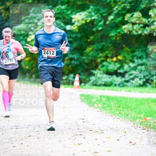 12.10.2025 - Bramfelder Halbmarathon 2025 Dr. Thomas Lammeyer http://msf.ph/oto/9353657 12.10.2025 10:47:48 Laufen 2734, 2412 meine-sportfotos.de