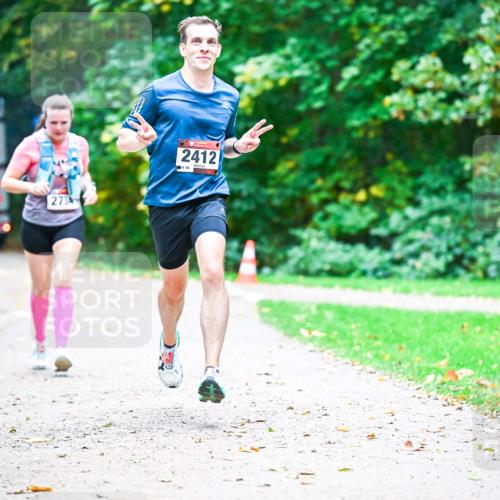 12.10.2025 - Bramfelder Halbmarathon 2025 Dr. Thomas Lammeyer http://msf.ph/oto/9353659 12.10.2025 10:47:48 Laufen 273, 2412, 96 meine-sportfotos.de