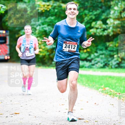 12.10.2025 - Bramfelder Halbmarathon 2025 Dr. Thomas Lammeyer http://msf.ph/oto/9353666 12.10.2025 10:47:49 Laufen 2412, 96 meine-sportfotos.de
