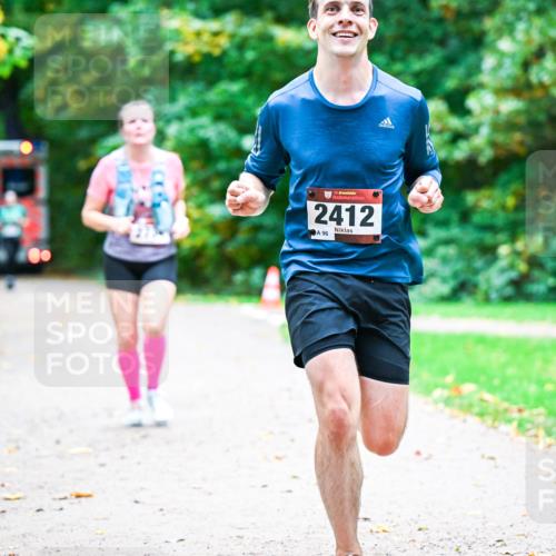 12.10.2025 - Bramfelder Halbmarathon 2025 Dr. Thomas Lammeyer http://msf.ph/oto/9353669 12.10.2025 10:47:49 Laufen 34, 2412, 96 meine-sportfotos.de