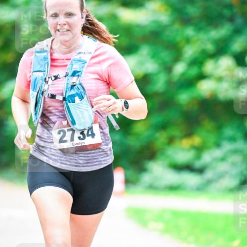 12.10.2025 - Bramfelder Halbmarathon 2025 Dr. Thomas Lammeyer http://msf.ph/oto/9353673 12.10.2025 10:47:51 Laufen 2734 meine-sportfotos.de
