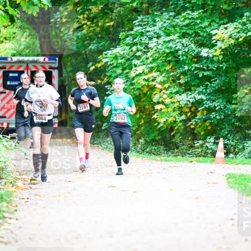 12.10.2025 - Bramfelder Halbmarathon 2025 Dr. Thomas Lammeyer http://msf.ph/oto/9353676 12.10.2025 10:47:53 Laufen 1305, 2084, 2291, 2192 meine-sportfotos.de