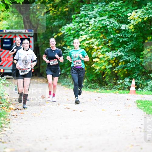 12.10.2025 - Bramfelder Halbmarathon 2025 Dr. Thomas Lammeyer http://msf.ph/oto/9353680 12.10.2025 10:47:54 Laufen 2084, 2291, 2192 meine-sportfotos.de
