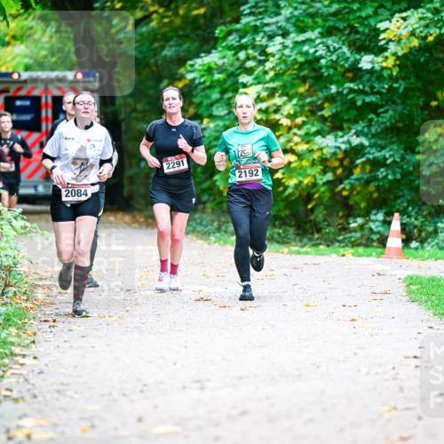 12.10.2025 - Bramfelder Halbmarathon 2025 Dr. Thomas Lammeyer http://msf.ph/oto/9353685 12.10.2025 10:47:54 Laufen 2084, 2291, 2192 meine-sportfotos.de