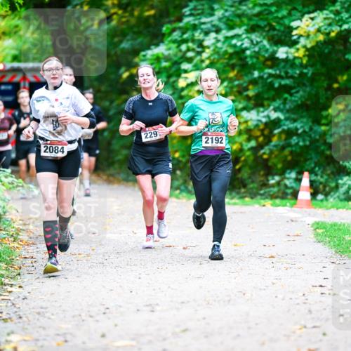 12.10.2025 - Bramfelder Halbmarathon 2025 Dr. Thomas Lammeyer http://msf.ph/oto/9353692 12.10.2025 10:47:55 Laufen 229, 2084, 2192 meine-sportfotos.de