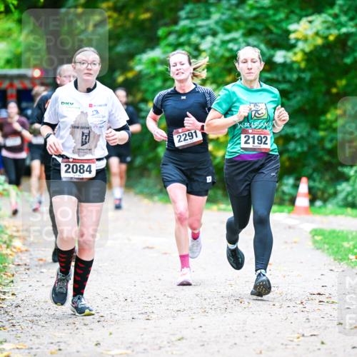 12.10.2025 - Bramfelder Halbmarathon 2025 Dr. Thomas Lammeyer http://msf.ph/oto/9353701 12.10.2025 10:47:56 Laufen 13, 2084, 2291, 2192 meine-sportfotos.de