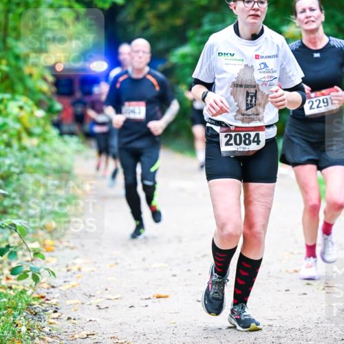 12.10.2025 - Bramfelder Halbmarathon 2025 Dr. Thomas Lammeyer http://msf.ph/oto/9353715 12.10.2025 10:47:59 Laufen 13, 2084, 229 meine-sportfotos.de