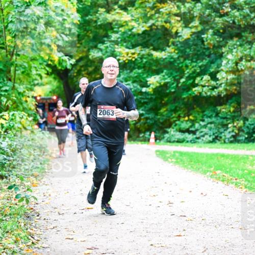 12.10.2025 - Bramfelder Halbmarathon 2025 Dr. Thomas Lammeyer http://msf.ph/oto/9353724 12.10.2025 10:48:00 Laufen 2063 meine-sportfotos.de