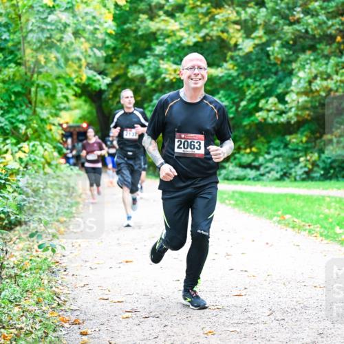 12.10.2025 - Bramfelder Halbmarathon 2025 Dr. Thomas Lammeyer http://msf.ph/oto/9353729 12.10.2025 10:48:01 Laufen 2137, 2063 meine-sportfotos.de