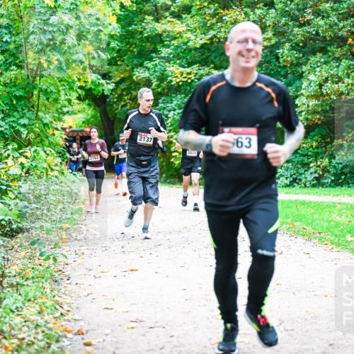12.10.2025 - Bramfelder Halbmarathon 2025 Dr. Thomas Lammeyer http://msf.ph/oto/9353731 12.10.2025 10:48:02 Laufen 2782, 2137, 2829, 63 meine-sportfotos.de