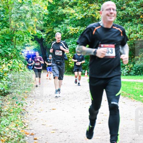 12.10.2025 - Bramfelder Halbmarathon 2025 Dr. Thomas Lammeyer http://msf.ph/oto/9353732 12.10.2025 10:48:02 Laufen 2782, 2137, 282, 63 meine-sportfotos.de