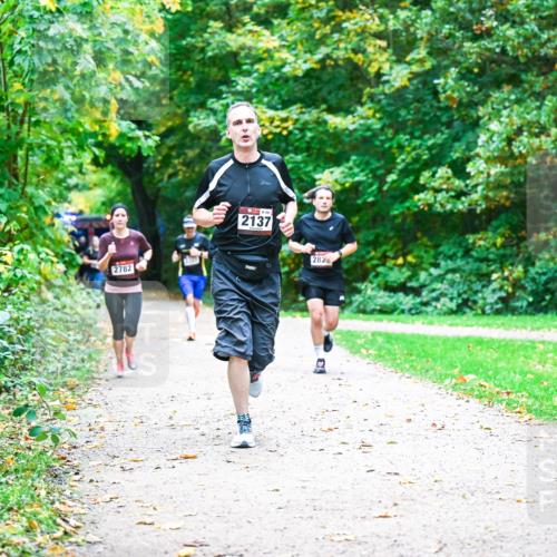 12.10.2025 - Bramfelder Halbmarathon 2025 Dr. Thomas Lammeyer http://msf.ph/oto/9353737 12.10.2025 10:48:03 Laufen 2782, 2137, 282 meine-sportfotos.de