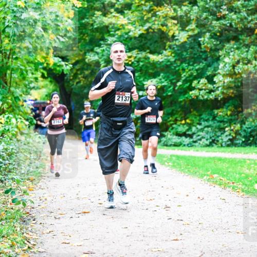 12.10.2025 - Bramfelder Halbmarathon 2025 Dr. Thomas Lammeyer http://msf.ph/oto/9353738 12.10.2025 10:48:03 Laufen 2782, 2137, 2829 meine-sportfotos.de