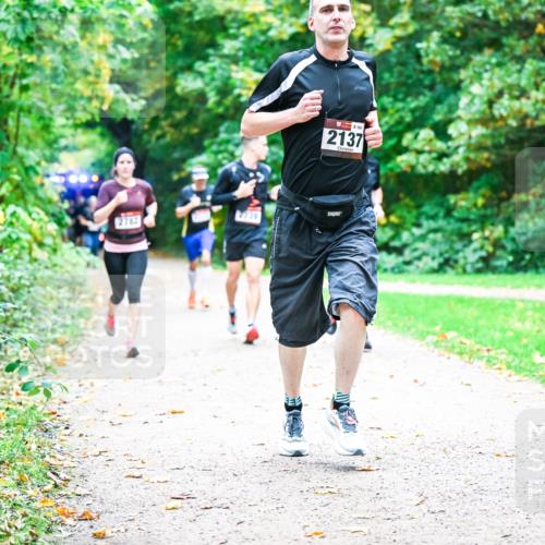 12.10.2025 - Bramfelder Halbmarathon 2025 Dr. Thomas Lammeyer http://msf.ph/oto/9353744 12.10.2025 10:48:04 Laufen 2137, 2782, 2736 meine-sportfotos.de