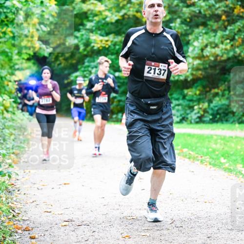 12.10.2025 - Bramfelder Halbmarathon 2025 Dr. Thomas Lammeyer http://msf.ph/oto/9353746 12.10.2025 10:48:04 Laufen 2782, 3736, 160, 2137 meine-sportfotos.de