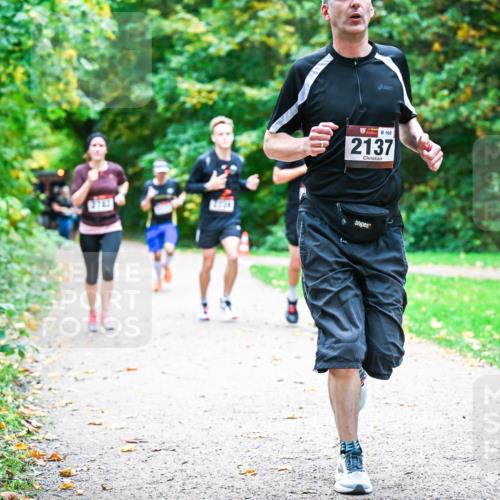 12.10.2025 - Bramfelder Halbmarathon 2025 Dr. Thomas Lammeyer http://msf.ph/oto/9353747 12.10.2025 10:48:04 Laufen 7735, 160, 2137 meine-sportfotos.de