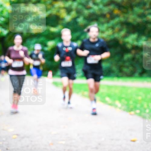 12.10.2025 - Bramfelder Halbmarathon 2025 Dr. Thomas Lammeyer http://msf.ph/oto/9353753 12.10.2025 10:48:05 Laufen  meine-sportfotos.de