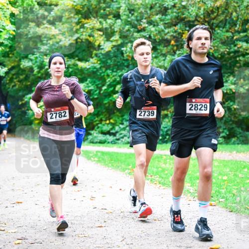 12.10.2025 - Bramfelder Halbmarathon 2025 Dr. Thomas Lammeyer http://msf.ph/oto/9353756 12.10.2025 10:48:06 Laufen 2782, 22, 2739, 2829 meine-sportfotos.de