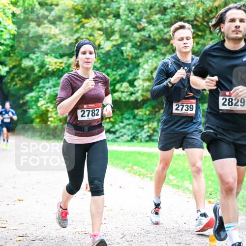 12.10.2025 - Bramfelder Halbmarathon 2025 Dr. Thomas Lammeyer http://msf.ph/oto/9353759 12.10.2025 10:48:07 Laufen 2782, 2739, 2829 meine-sportfotos.de