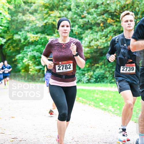 12.10.2025 - Bramfelder Halbmarathon 2025 Dr. Thomas Lammeyer http://msf.ph/oto/9353761 12.10.2025 10:48:07 Laufen 2782, 2739, 2829 meine-sportfotos.de