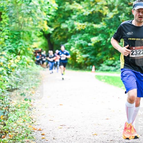 12.10.2025 - Bramfelder Halbmarathon 2025 Dr. Thomas Lammeyer http://msf.ph/oto/9353766 12.10.2025 10:48:08 Laufen 201, 2322 meine-sportfotos.de