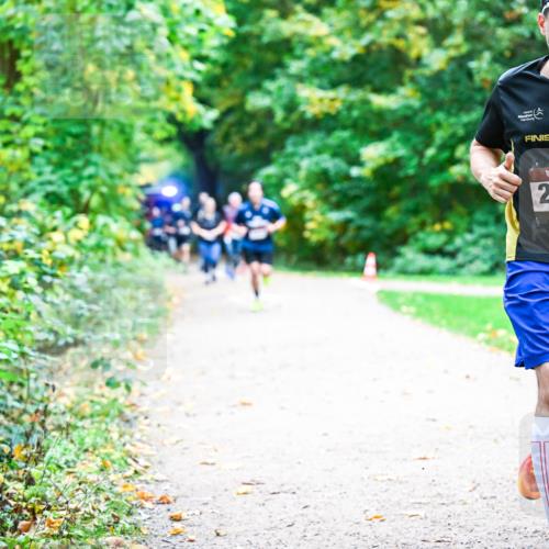 12.10.2025 - Bramfelder Halbmarathon 2025 Dr. Thomas Lammeyer http://msf.ph/oto/9353767 12.10.2025 10:48:08 Laufen 3, 2322 meine-sportfotos.de