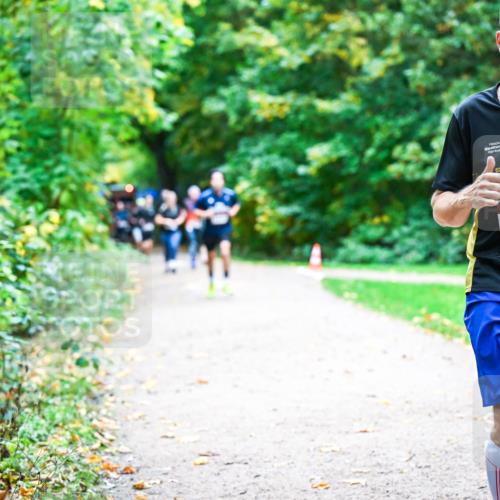 12.10.2025 - Bramfelder Halbmarathon 2025 Dr. Thomas Lammeyer http://msf.ph/oto/9353768 12.10.2025 10:48:08 Laufen 2015, 34, 2322 meine-sportfotos.de