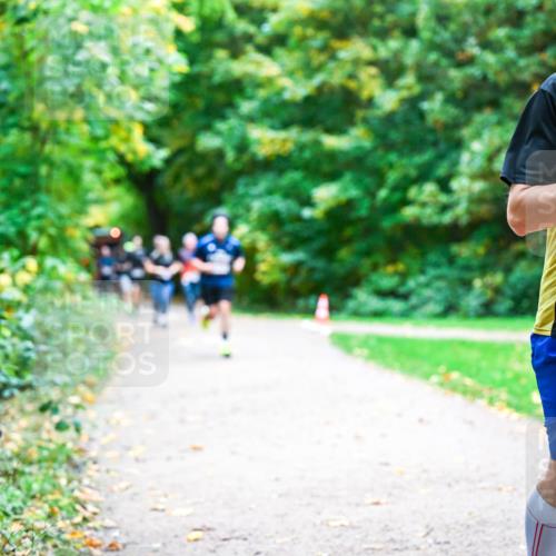 12.10.2025 - Bramfelder Halbmarathon 2025 Dr. Thomas Lammeyer http://msf.ph/oto/9353769 12.10.2025 10:48:09 Laufen 2015, 34, 2322 meine-sportfotos.de