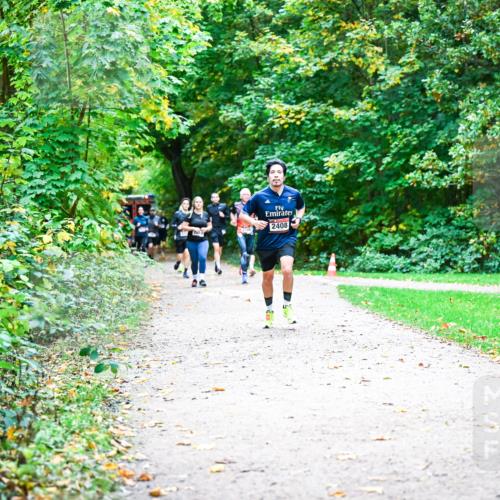12.10.2025 - Bramfelder Halbmarathon 2025 Dr. Thomas Lammeyer http://msf.ph/oto/9353771 12.10.2025 10:48:10 Laufen 2408 meine-sportfotos.de