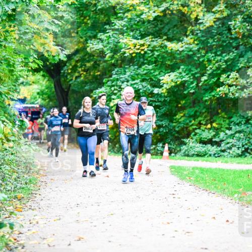 12.10.2025 - Bramfelder Halbmarathon 2025 Dr. Thomas Lammeyer http://msf.ph/oto/9353788 12.10.2025 10:48:13 Laufen 2583, 2723, 2709, 784 meine-sportfotos.de