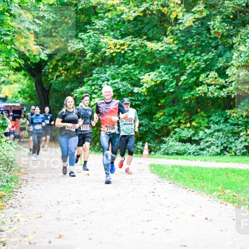 12.10.2025 - Bramfelder Halbmarathon 2025 Dr. Thomas Lammeyer http://msf.ph/oto/9353789 12.10.2025 10:48:13 Laufen 2153, 2784, 283, 2723, 2709 meine-sportfotos.de