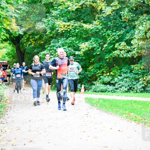 12.10.2025 - Bramfelder Halbmarathon 2025 Dr. Thomas Lammeyer http://msf.ph/oto/9353791 12.10.2025 10:48:13 Laufen 784, 2153, 2583, 2723, 2709 meine-sportfotos.de