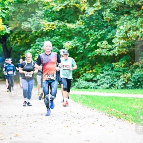 12.10.2025 - Bramfelder Halbmarathon 2025 Dr. Thomas Lammeyer http://msf.ph/oto/9353801 12.10.2025 10:48:15 Laufen 2583, 2709, 2784 meine-sportfotos.de