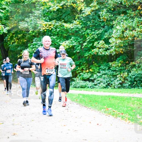 12.10.2025 - Bramfelder Halbmarathon 2025 Dr. Thomas Lammeyer http://msf.ph/oto/9353802 12.10.2025 10:48:15 Laufen 2784, 2153, 2583, 2709 meine-sportfotos.de