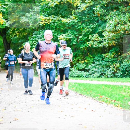 12.10.2025 - Bramfelder Halbmarathon 2025 Dr. Thomas Lammeyer http://msf.ph/oto/9353804 12.10.2025 10:48:15 Laufen 2153, 2583, 2784, 2709 meine-sportfotos.de