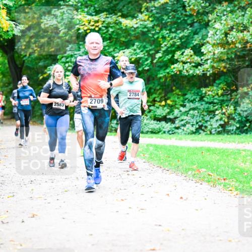 12.10.2025 - Bramfelder Halbmarathon 2025 Dr. Thomas Lammeyer http://msf.ph/oto/9353805 12.10.2025 10:48:15 Laufen 2153, 2583, 2709, 2784 meine-sportfotos.de