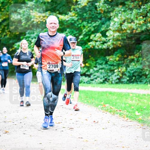 12.10.2025 - Bramfelder Halbmarathon 2025 Dr. Thomas Lammeyer http://msf.ph/oto/9353807 12.10.2025 10:48:16 Laufen 2583, 2709, 2784 meine-sportfotos.de