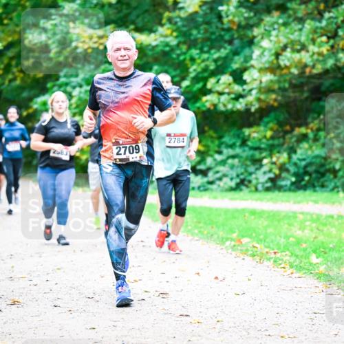 12.10.2025 - Bramfelder Halbmarathon 2025 Dr. Thomas Lammeyer http://msf.ph/oto/9353808 12.10.2025 10:48:16 Laufen 2583, 2709, 14, 2784 meine-sportfotos.de