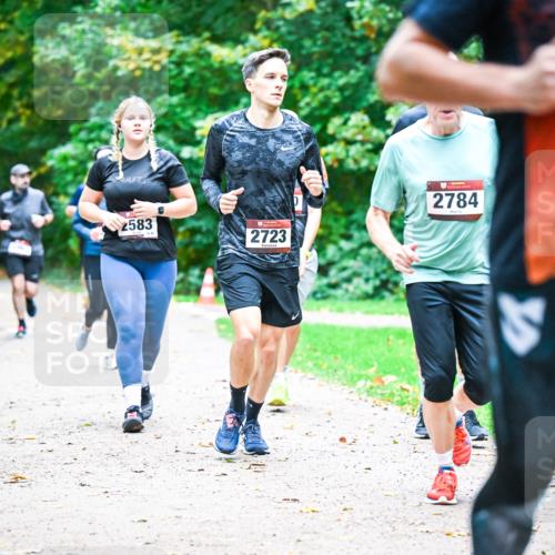 12.10.2025 - Bramfelder Halbmarathon 2025 Dr. Thomas Lammeyer http://msf.ph/oto/9353817 12.10.2025 10:48:18 Laufen 2583, 2723, 2784, 270 meine-sportfotos.de