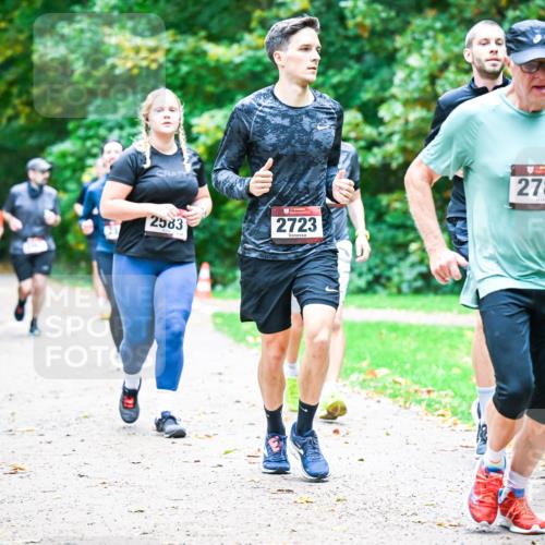 12.10.2025 - Bramfelder Halbmarathon 2025 Dr. Thomas Lammeyer http://msf.ph/oto/9353820 12.10.2025 10:48:18 Laufen 2583, 2723, 2784 meine-sportfotos.de