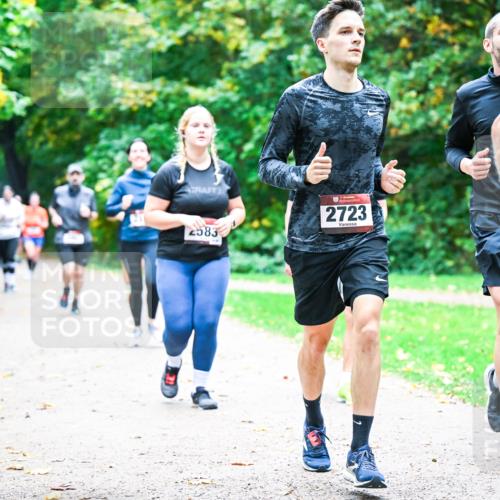 12.10.2025 - Bramfelder Halbmarathon 2025 Dr. Thomas Lammeyer http://msf.ph/oto/9353826 12.10.2025 10:48:19 Laufen 2583, 2723 meine-sportfotos.de