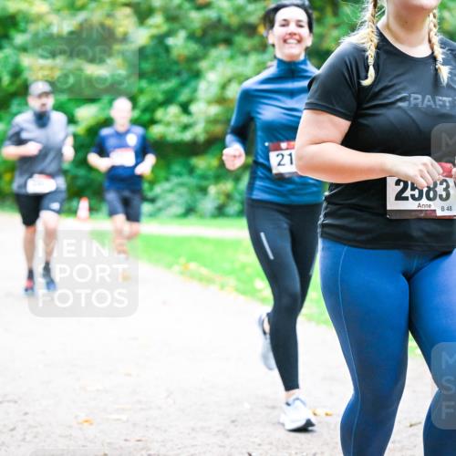 12.10.2025 - Bramfelder Halbmarathon 2025 Dr. Thomas Lammeyer http://msf.ph/oto/9353833 12.10.2025 10:48:22 Laufen 21, 2583, 48 meine-sportfotos.de