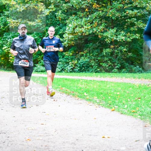 12.10.2025 - Bramfelder Halbmarathon 2025 Dr. Thomas Lammeyer http://msf.ph/oto/9353836 12.10.2025 10:48:22 Laufen 2047, 2001, 2062, 2451 meine-sportfotos.de