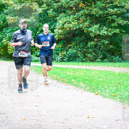 12.10.2025 - Bramfelder Halbmarathon 2025 Dr. Thomas Lammeyer http://msf.ph/oto/9353837 12.10.2025 10:48:22 Laufen 2047, 2001, 2062, 2451 meine-sportfotos.de