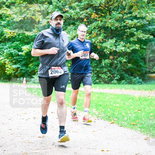12.10.2025 - Bramfelder Halbmarathon 2025 Dr. Thomas Lammeyer http://msf.ph/oto/9353842 12.10.2025 10:48:23 Laufen 2047, 2801, 2062, 5, 2451 meine-sportfotos.de