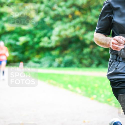 12.10.2025 - Bramfelder Halbmarathon 2025 Dr. Thomas Lammeyer http://msf.ph/oto/9353851 12.10.2025 10:48:24 Laufen 34, 2062 meine-sportfotos.de