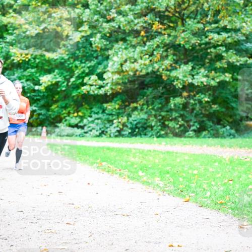 12.10.2025 - Bramfelder Halbmarathon 2025 Dr. Thomas Lammeyer http://msf.ph/oto/9353853 12.10.2025 10:48:25 Laufen 2047, 2001 meine-sportfotos.de