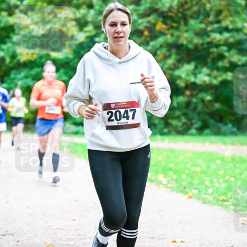 12.10.2025 - Bramfelder Halbmarathon 2025 Dr. Thomas Lammeyer http://msf.ph/oto/9353861 12.10.2025 10:48:27 Laufen 34, 2047 meine-sportfotos.de